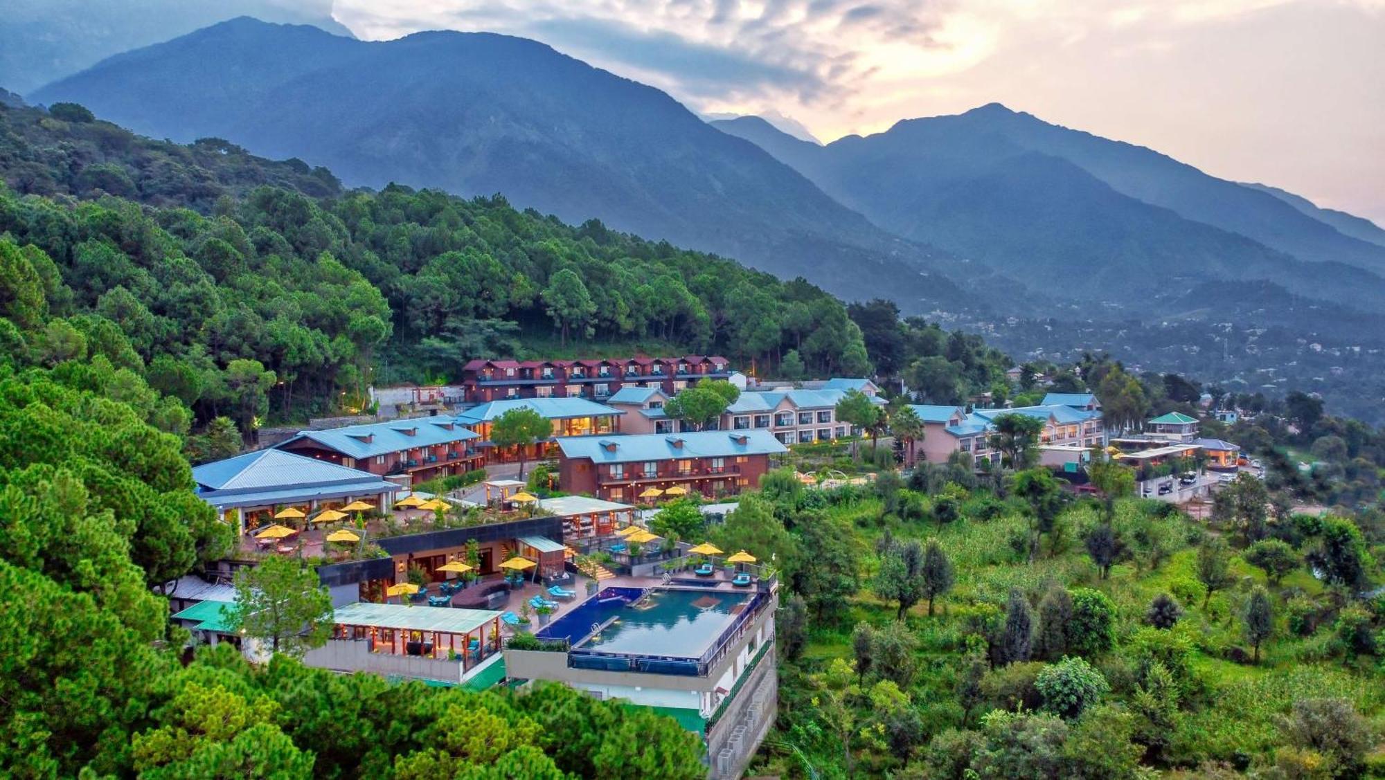 Radisson Blu Resort Dharamshala Exterior foto